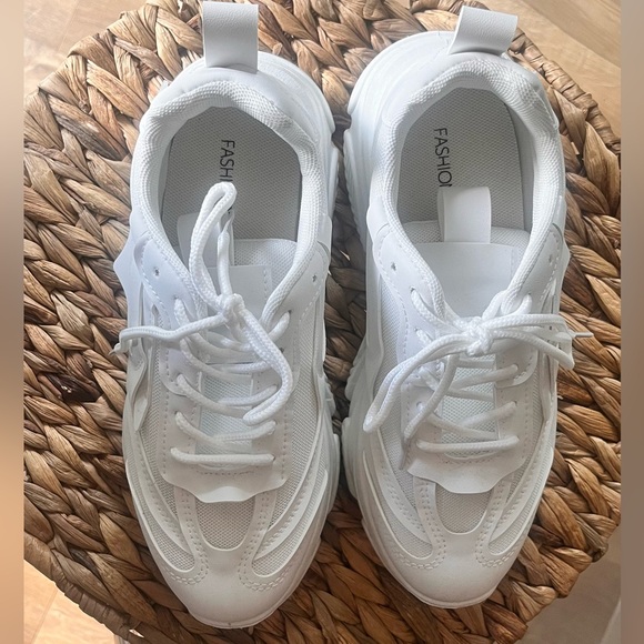 Fashion Nova Sport Running shoes - Picture 3 of 4